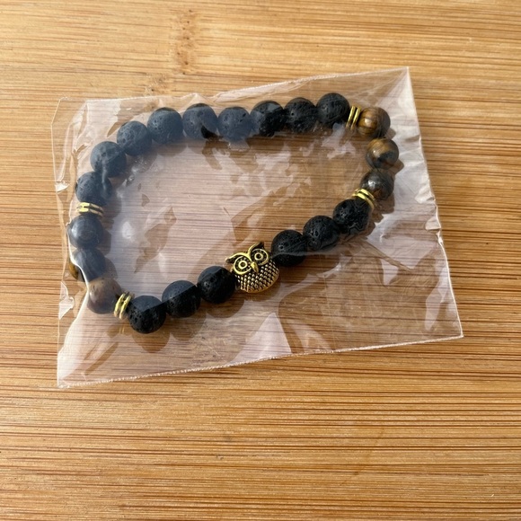 Black and Gold Beaded Owl Bracelet - Picture 9 of 9